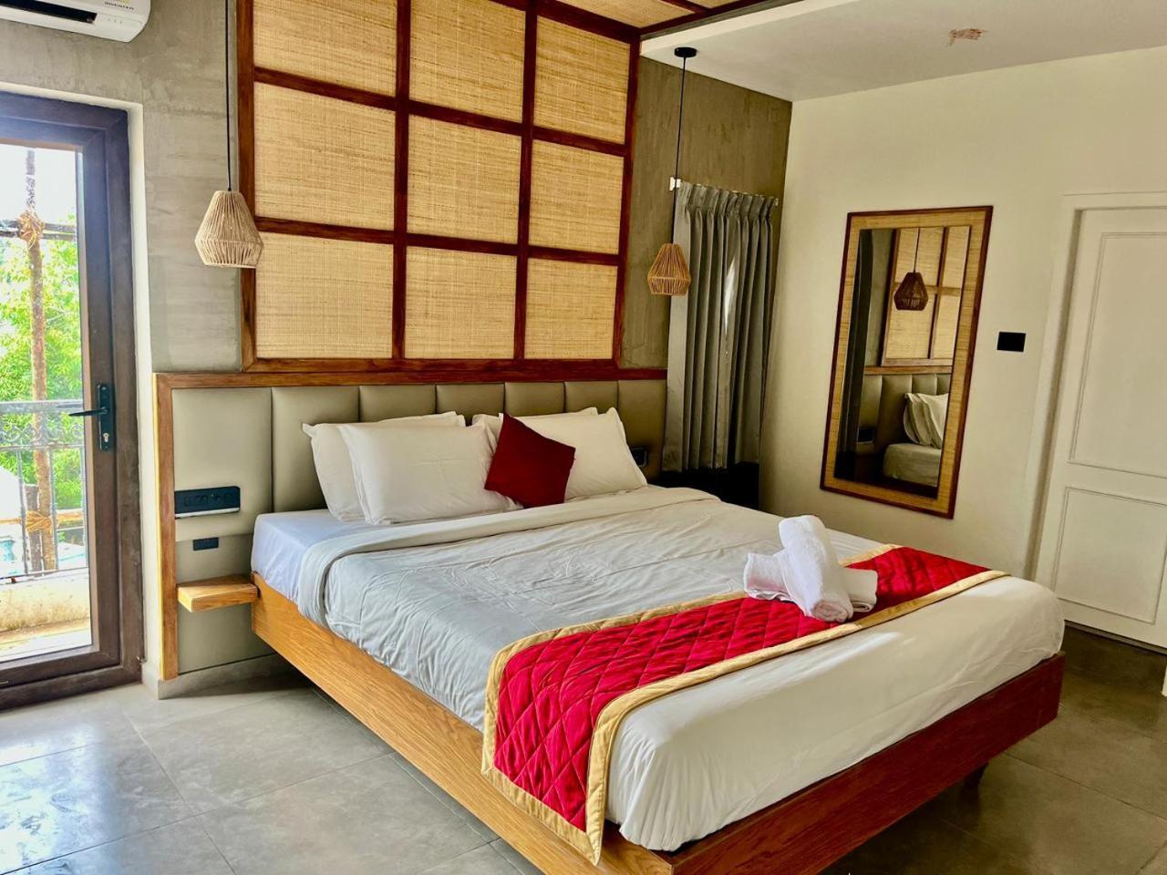 Hotel Castle Manor - Auroville Beach Pondicherry Exterior photo